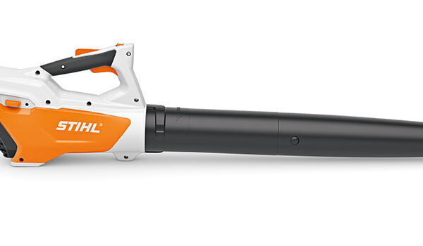 Part of the Lithium-Ion series, the BGA 45 handheld blower delivers the power you need at an incredible value. It is exceptionally quiet and lightweight at just 2kg, including integrated battery. On a single charge, the BGA 45 can clear up to a tennis court (200m2) with a blowing speed of 157 kmph and an air volume of 500 m3h. If you own a small property and need a quick go-to blower for your driveway and walkways, the BGA 45 is the complete package. Usage claim tested and verified by an independent third-party test laboratory. Run time may vary based on battery type, charge level and capacity, model, operating style and conditions. Comes with integrated battery and charger.